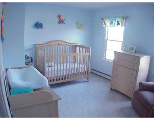 107 Hunter Road Uxbridge, MA 01569 - Photo 10 of 18 Gallery Image 10