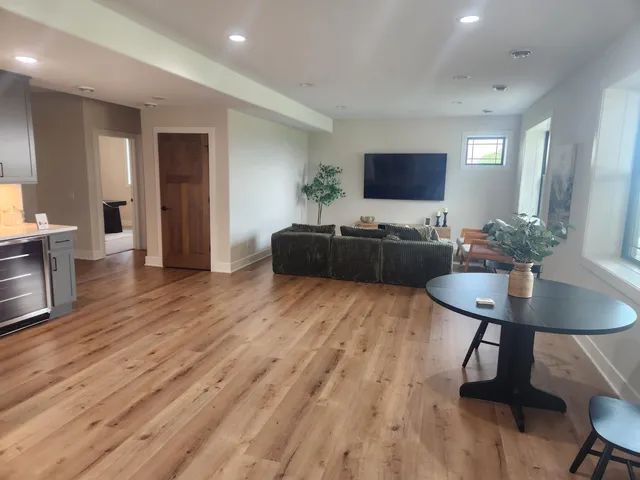 $949,900 | 1100 Moll, Waunakee, WI 53597