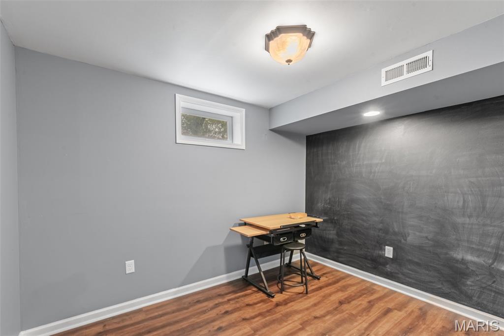 4121 Old Baumgartner Road Oakville, MO 63129 - Photo 32 of 41