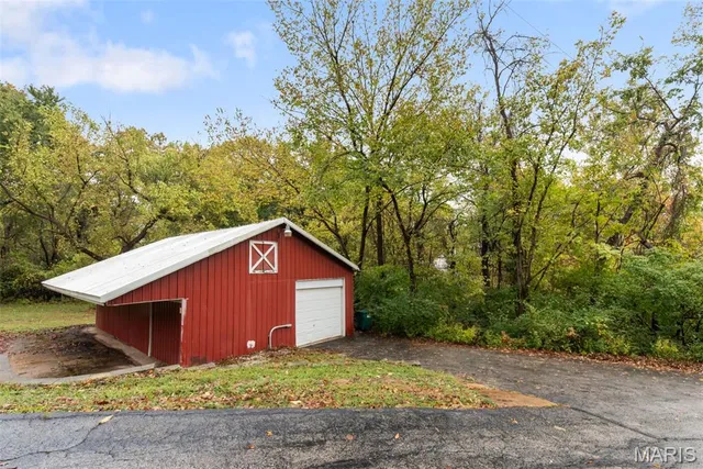 $465,000 | 4121 Old Baumgartner Road, Oakville, MO 63129