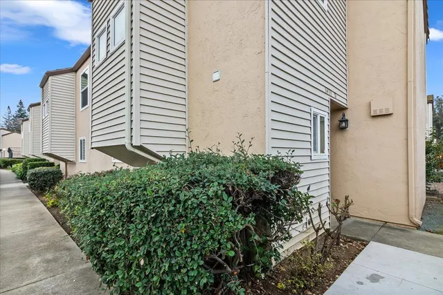 $475,000 | 1431 Bel Air Drive, Unit D, Concord, CA 94521