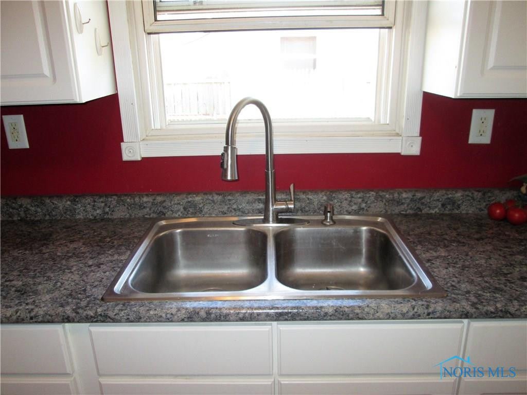 1113 Cresceus Road Oregon, OH 43616 - Photo 11 of 28 Photo 11