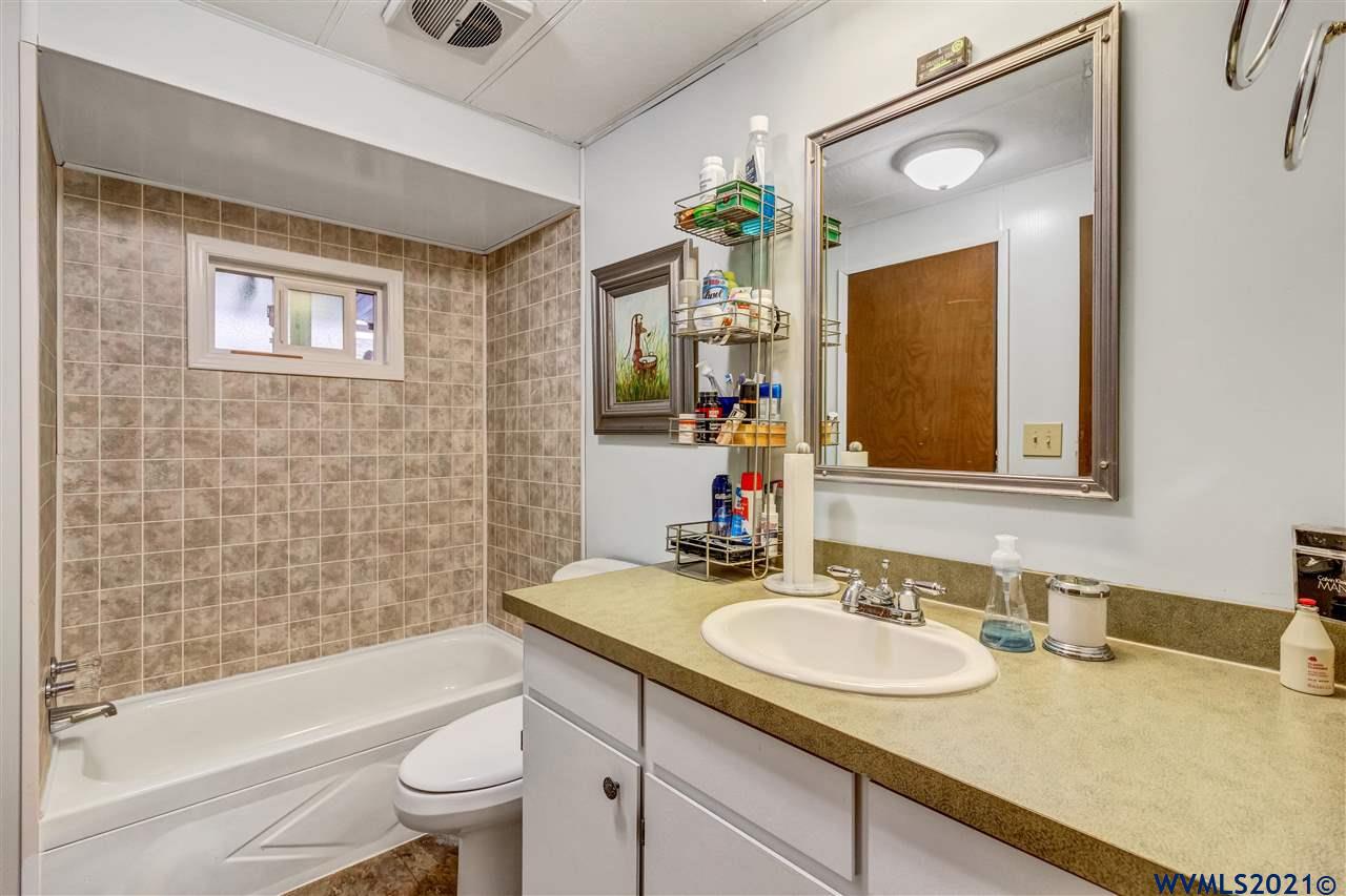 5510 Windsor Island Road North, Unit 25 Keizer, OR 97303 - Photo 23 of 30 Gallery Image 23