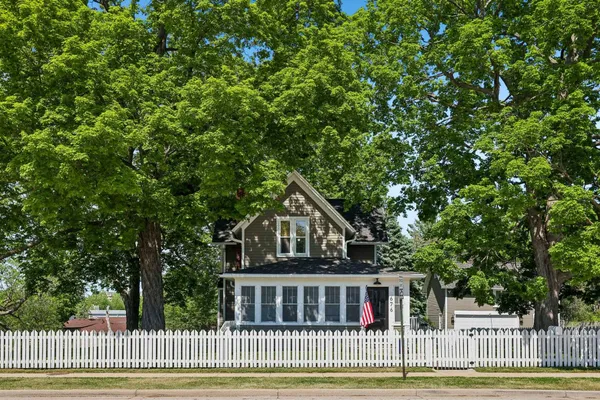 $485,000 | 676 Summit Avenue, Oconomowoc, WI 53066