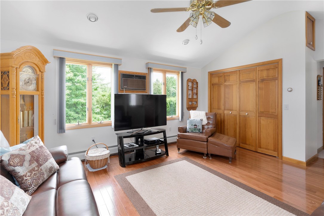 115 Angell Road Cumberland, RI 02864 - Photo 15 of 38