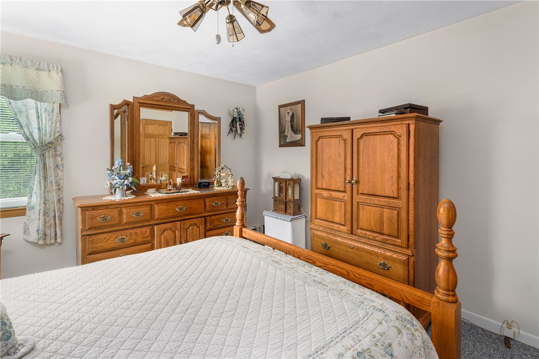 115 Angell Road Cumberland, RI 02864 - Photo 18 of 38