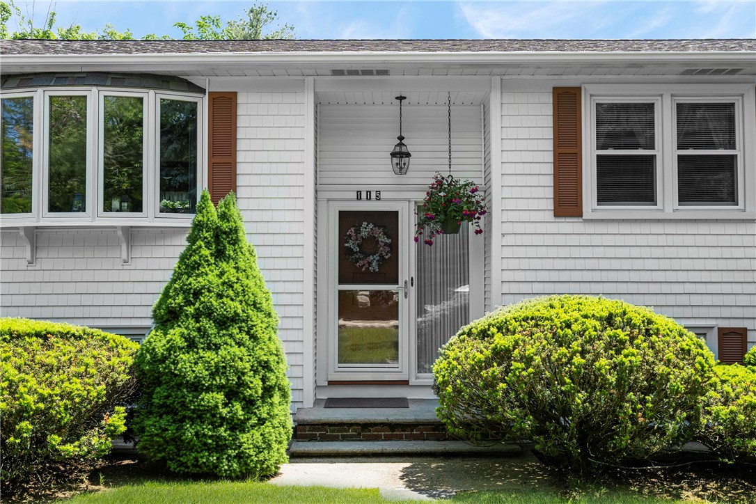 115 Angell Road Cumberland, RI 02864 - Photo 5 of 38
