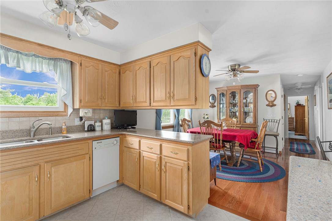 115 Angell Road Cumberland, RI 02864 - Photo 8 of 38