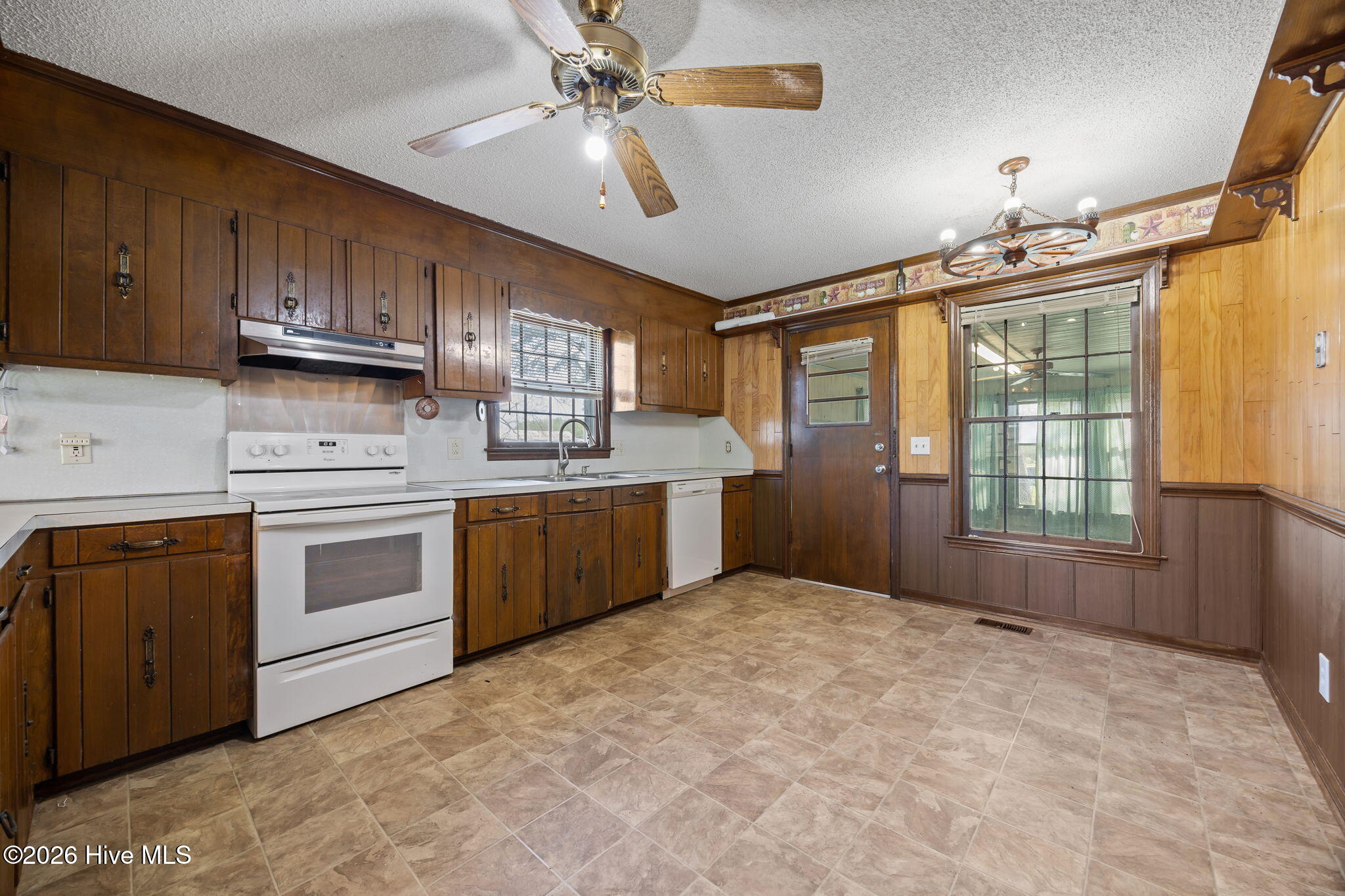 4021 Sunny Lane Ayden, NC 28513 - Photo 16 of 38 24-web-or-mls-IMG_0027