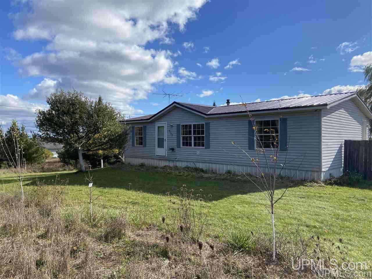 4103 18th Road Escanaba, MI 49829 - Photo 1 of 17