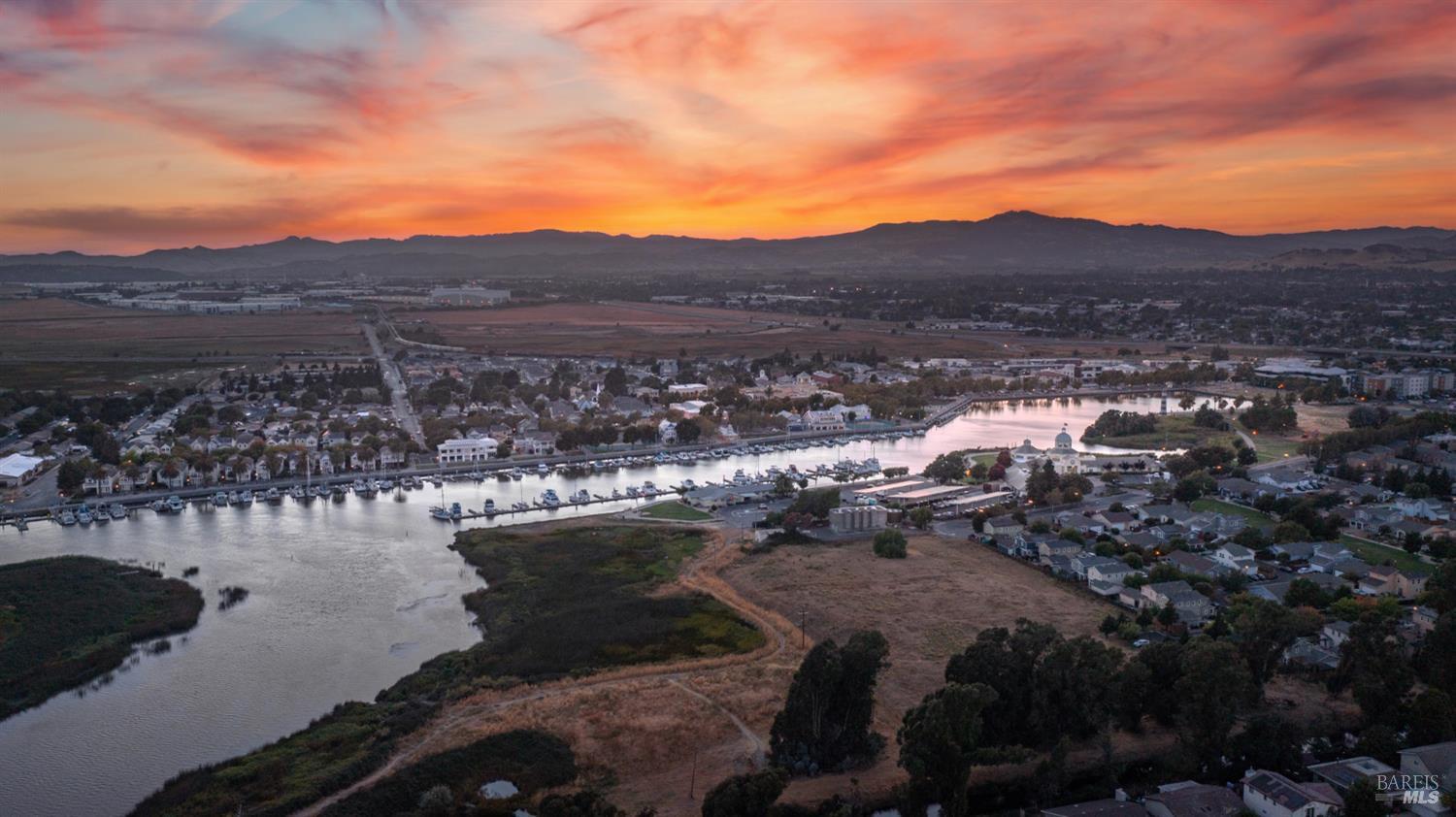 950 Marina Circle Suisun City, CA 94585 - Photo 11 of 47 a view of a city