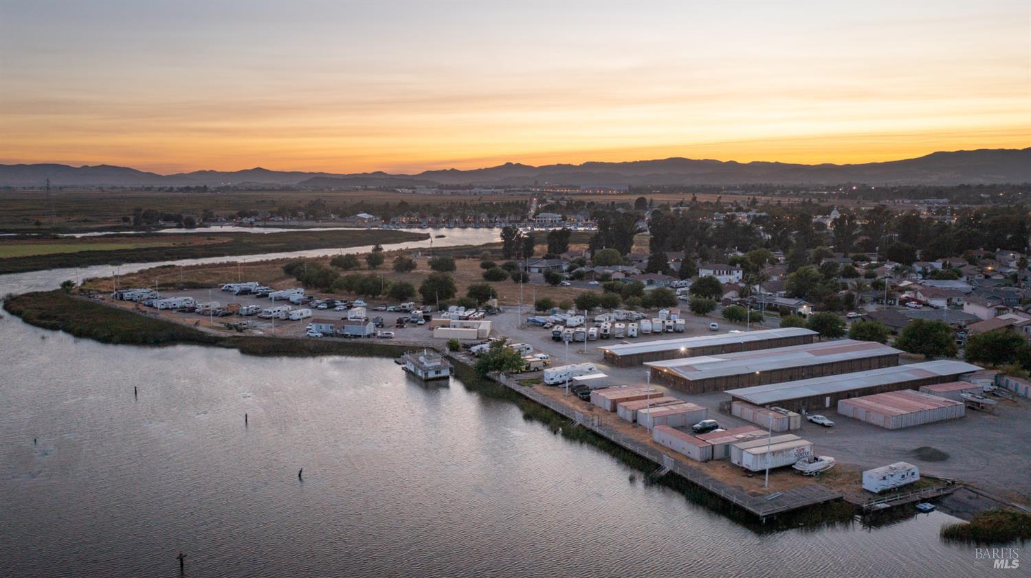 950 Marina Circle Suisun City, CA 94585 - Photo 2 of 47