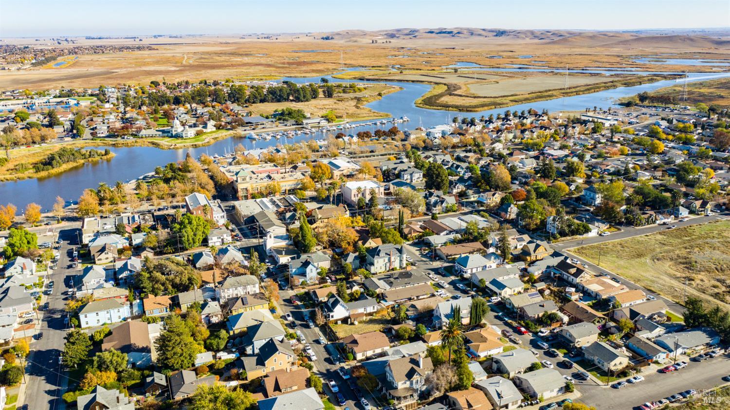 950 Marina Circle Suisun City, CA 94585 - Photo 31 of 47 a view of a city