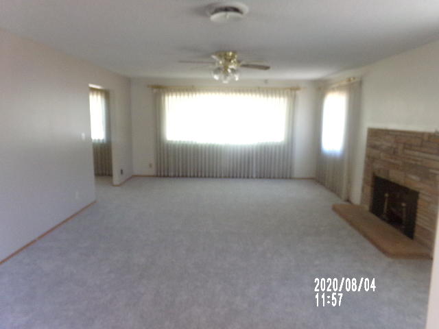 2185 Galaxy Way Redding, CA 96002 - Photo 4 of 20 111_3455