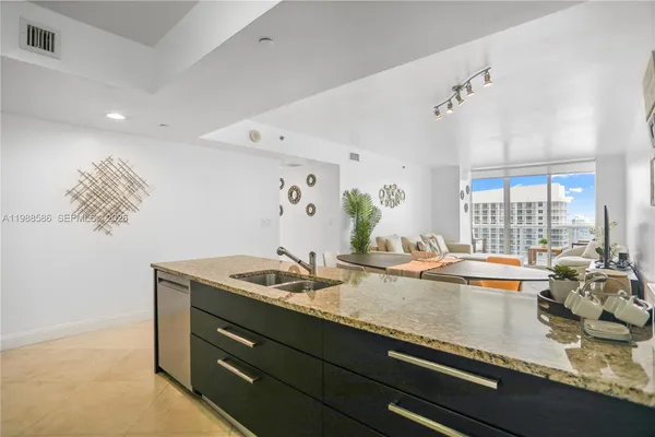 $7,500 | 1830 South Ocean Drive, Unit 4511, Hallandale Beach, FL 33009