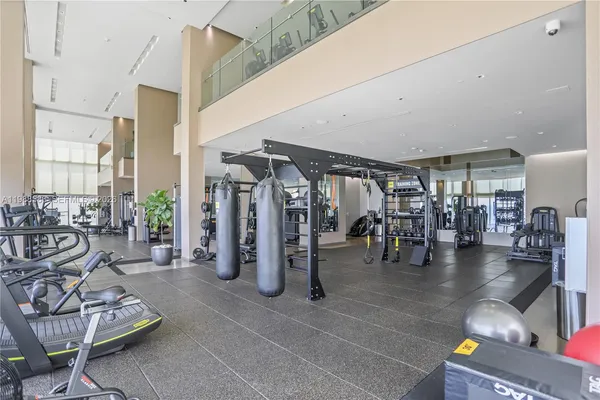 $7,500 | 1830 South Ocean Drive, Unit 4511, Hallandale Beach, FL 33009