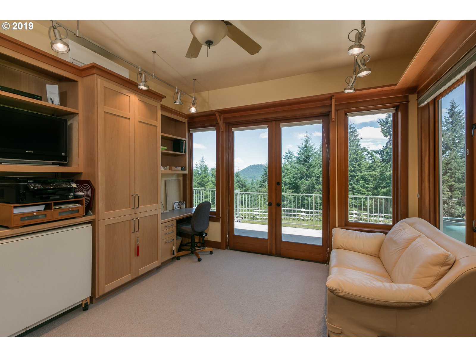 30933 Fox Hollow Road Eugene, OR 97405 - Photo 15 of 32 Gallery Image 15