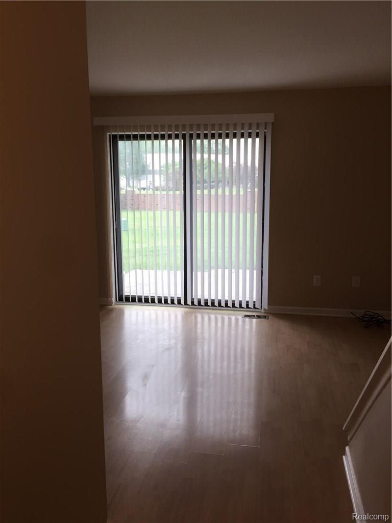 16405 Rudgate Street Southgate, MI 48195 - Photo 33 of 33 IMG_4571.JPG