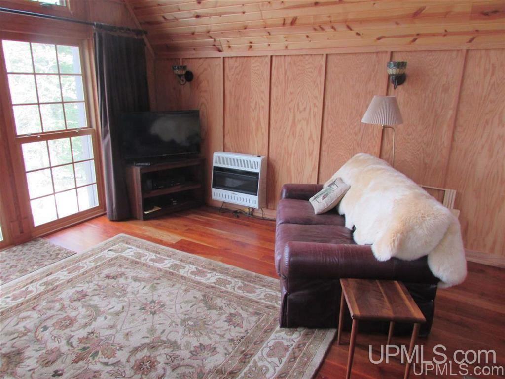 20563 Point Abbaye Road Lanse, MI 49946 - Photo 5 of 33