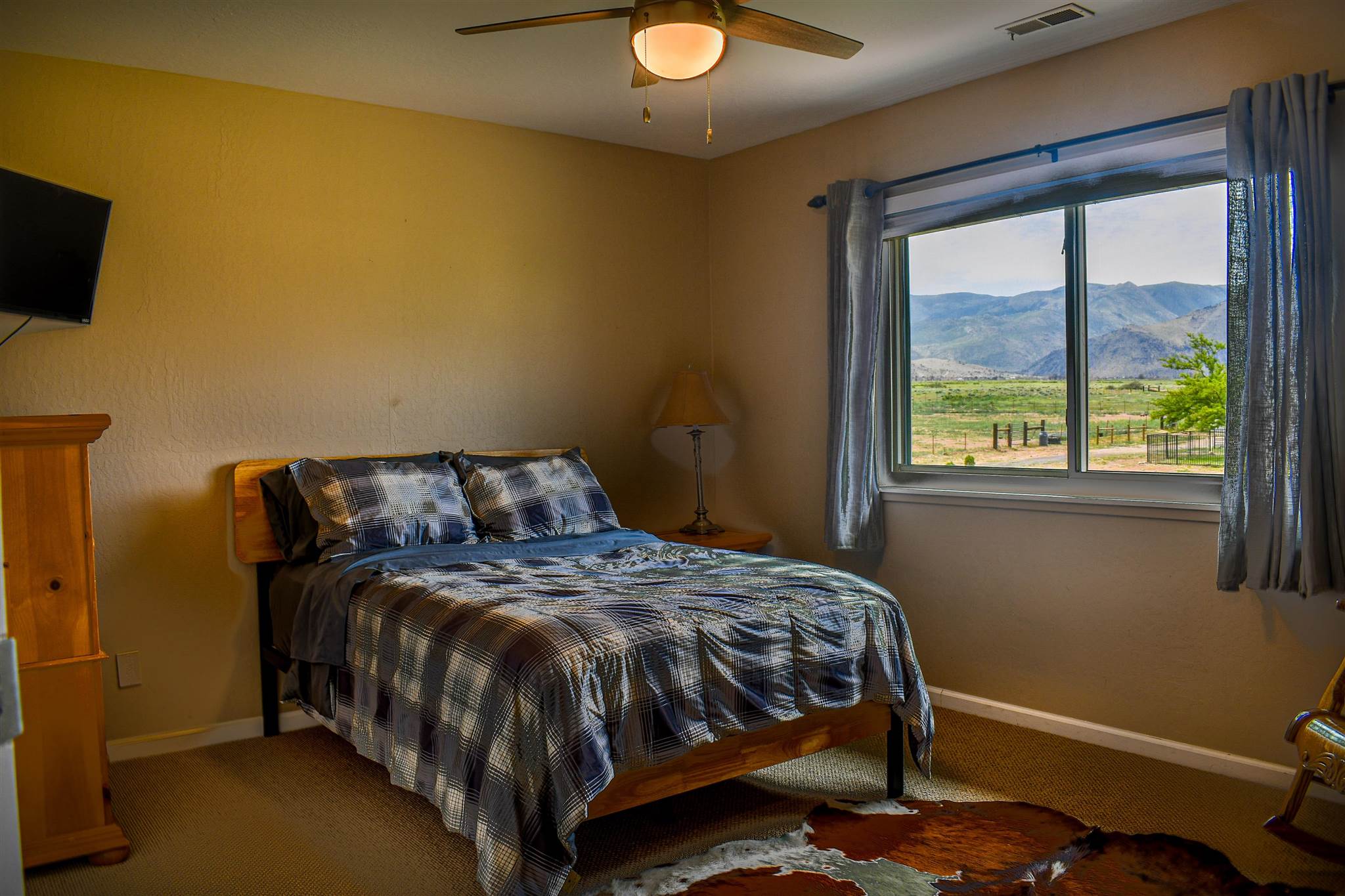 1292 Larson Lane Coleville, CA 96107 - Photo 16 of 29