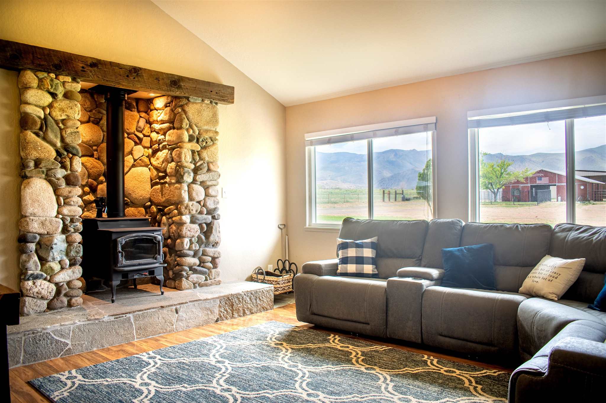 1292 Larson Lane Coleville, CA 96107 - Photo 9 of 29