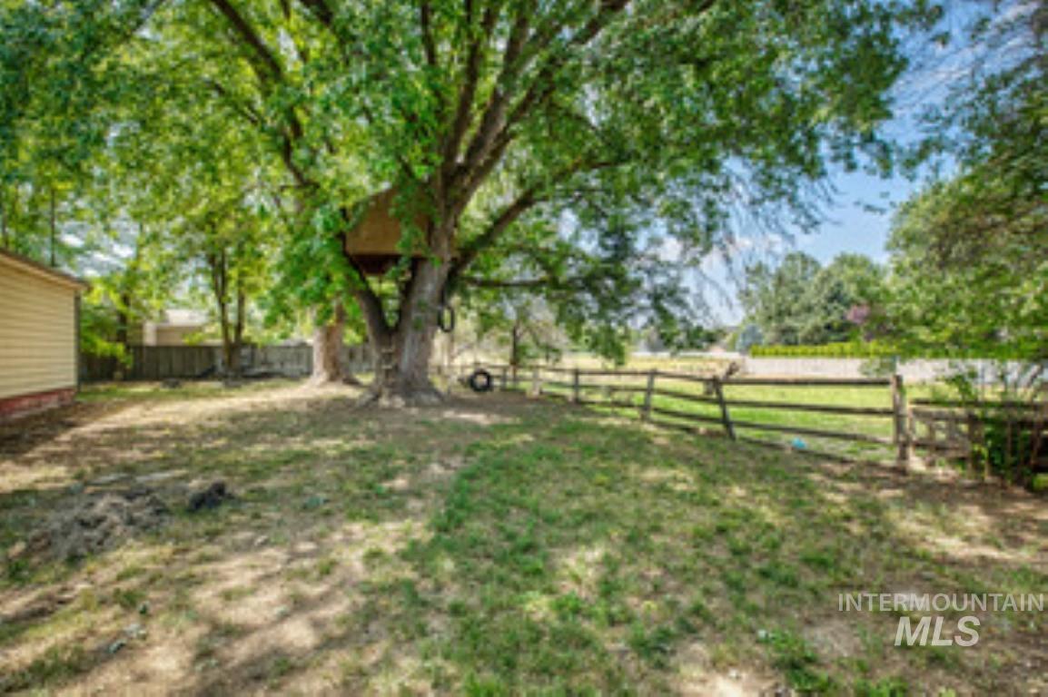 1119 North Eagle Road Eagle, ID 83616 - Photo 11 of 26