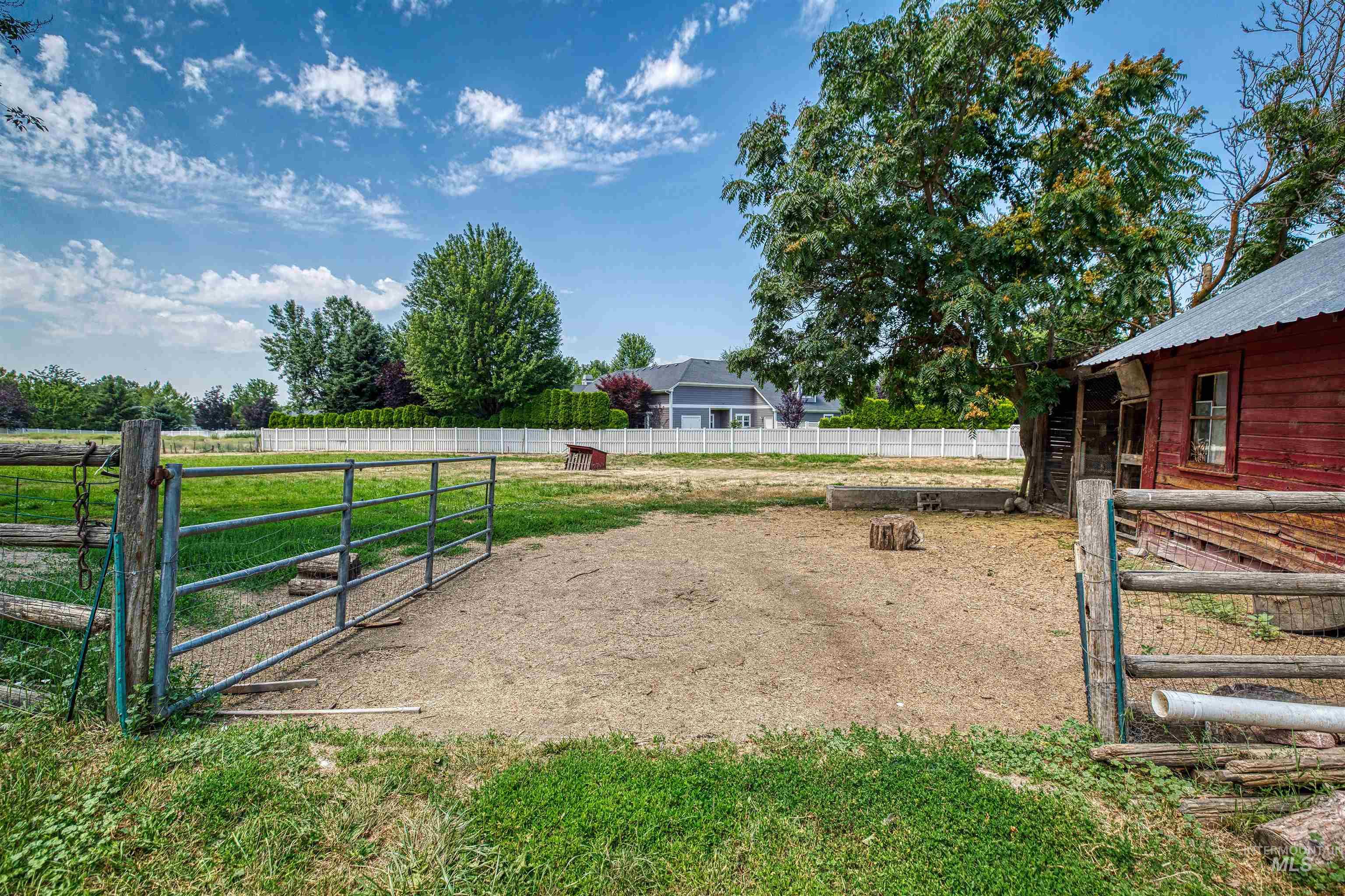 1119 North Eagle Road Eagle, ID 83616 - Photo 25 of 26 View of yard