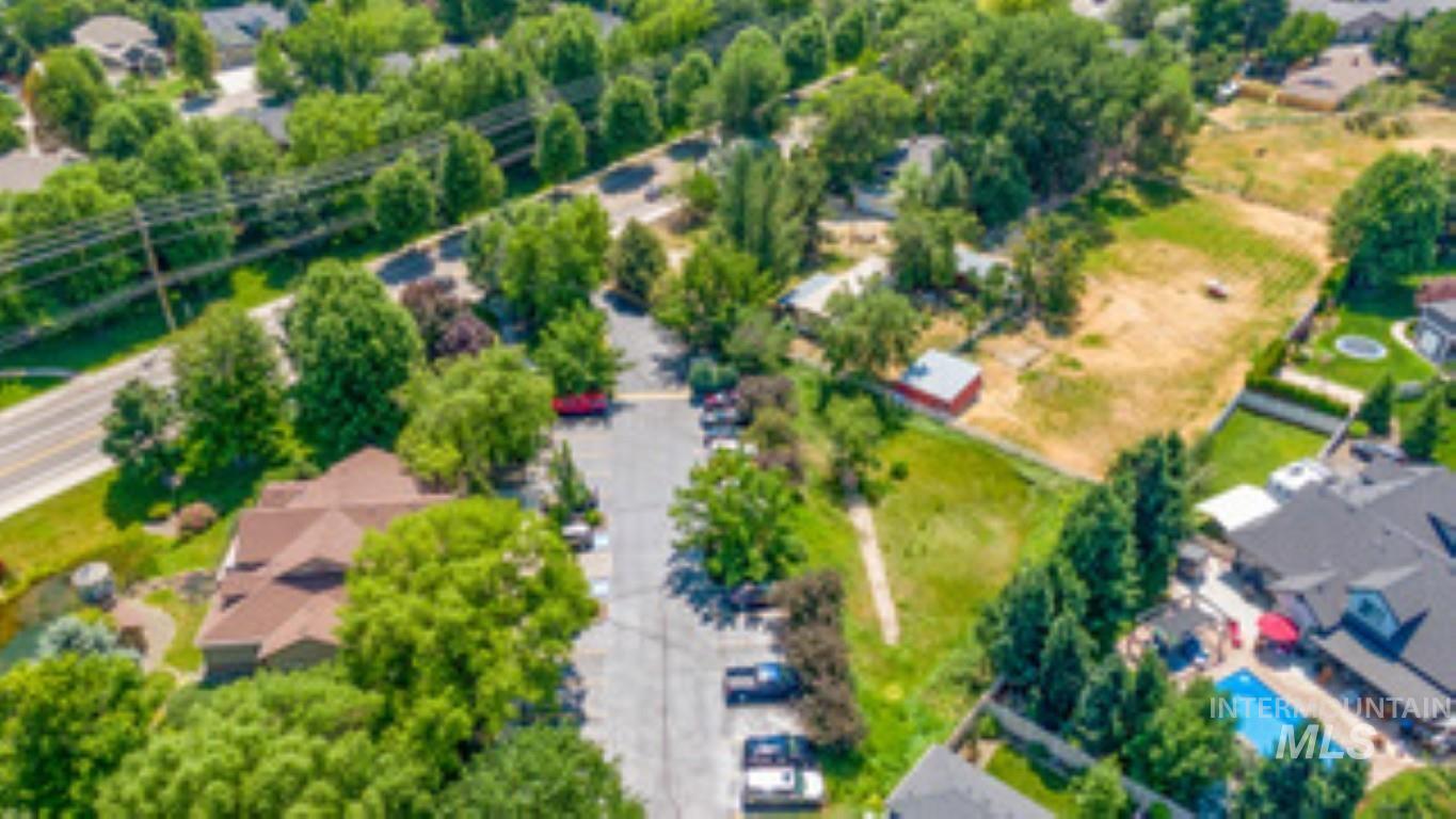 1119 North Eagle Road Eagle, ID 83616 - Photo 4 of 26