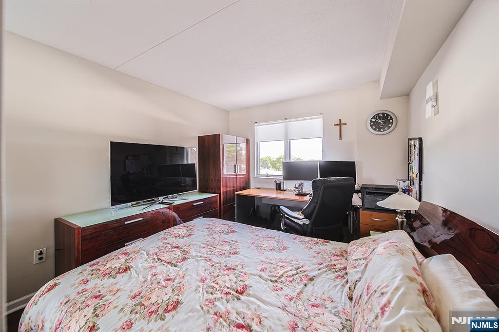 38 Moonachie Road, Unit 402 Hackensack, NJ 07601 - Photo 15 of 27