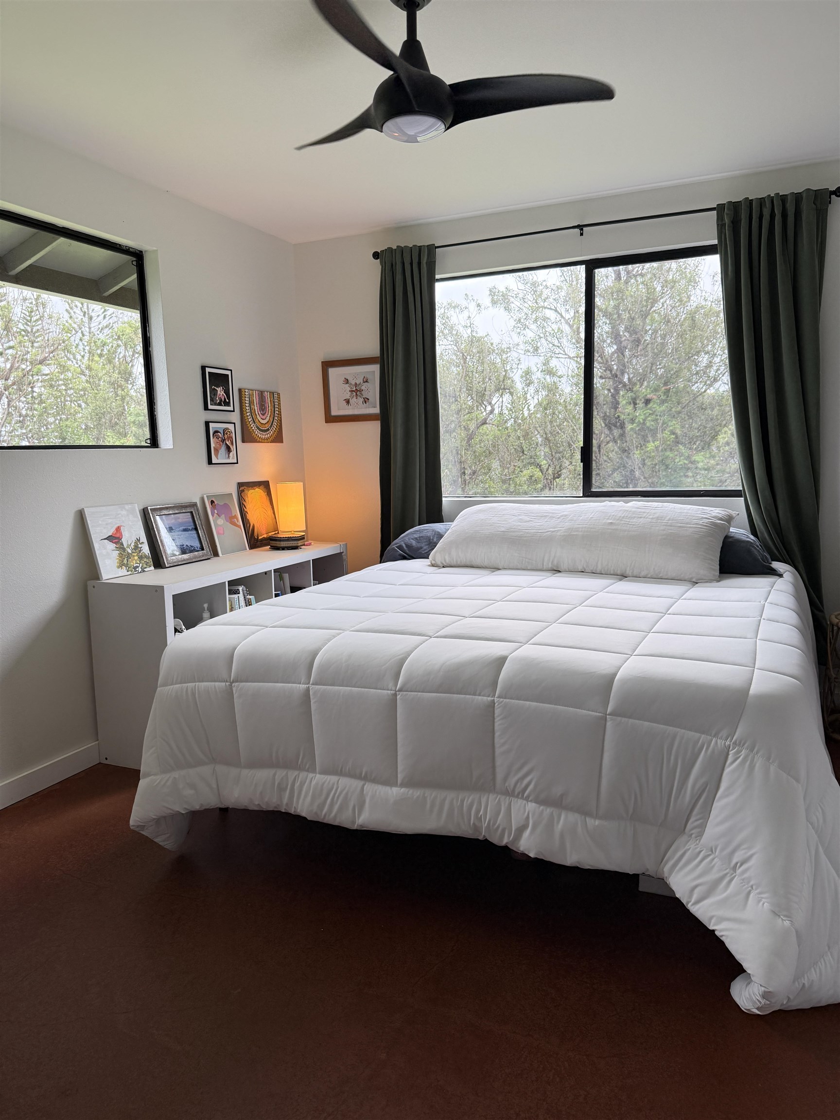 580 A Lihau Place Haiku, HI 96708 - Photo 16 of 17 a bedroom with a bed and window