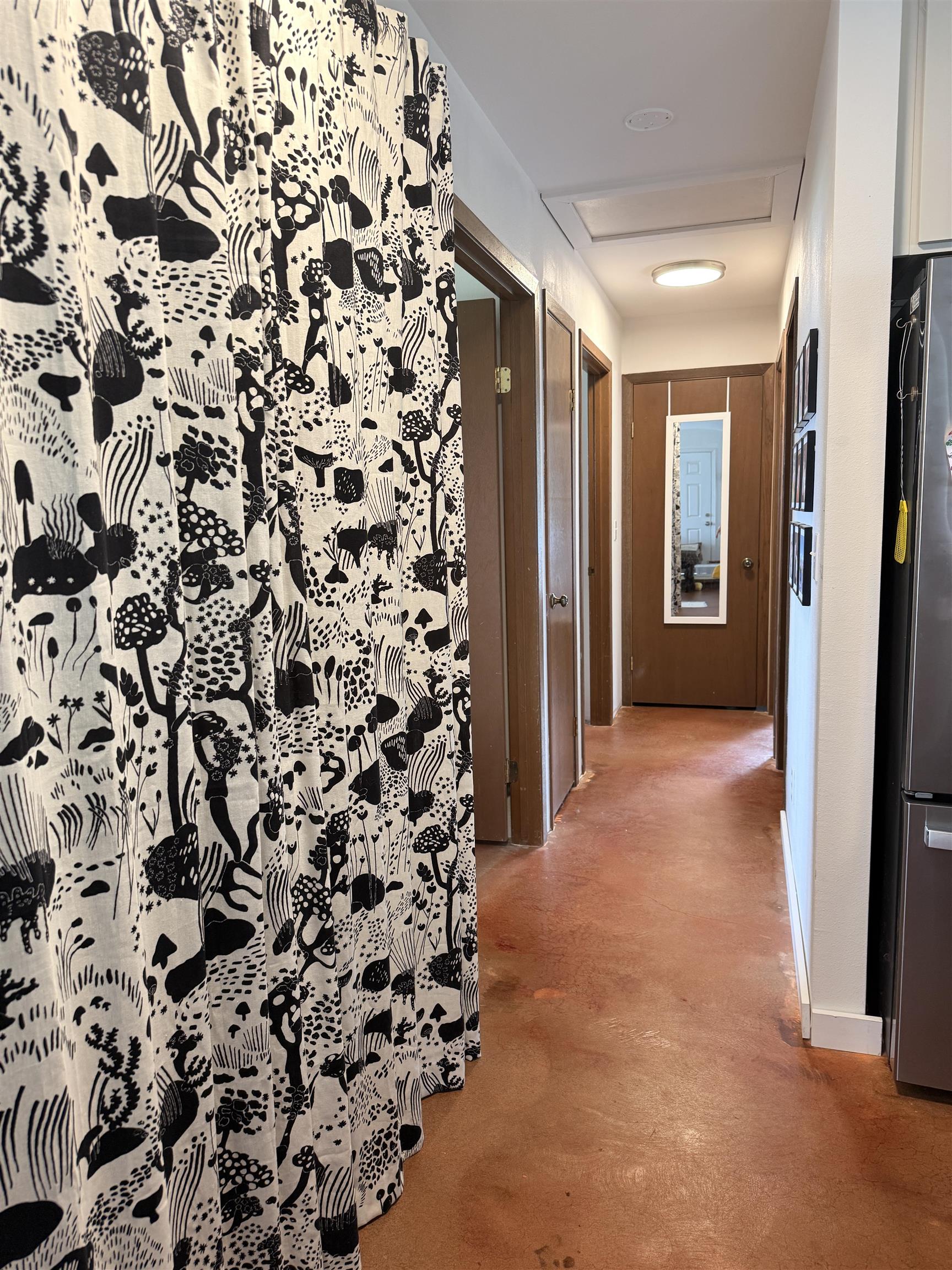 580 A Lihau Place Haiku, HI 96708 - Photo 6 of 17 a view of a hallway to rooms