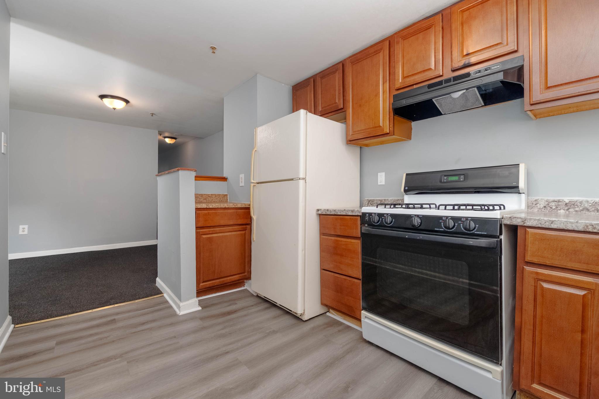 1137 North Mount Street Baltimore, MD 21217 - Photo 11 of 33 Kitchen