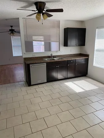 $2,100 | 2701 Woodlake Parkway, Little Elm, TX 75068