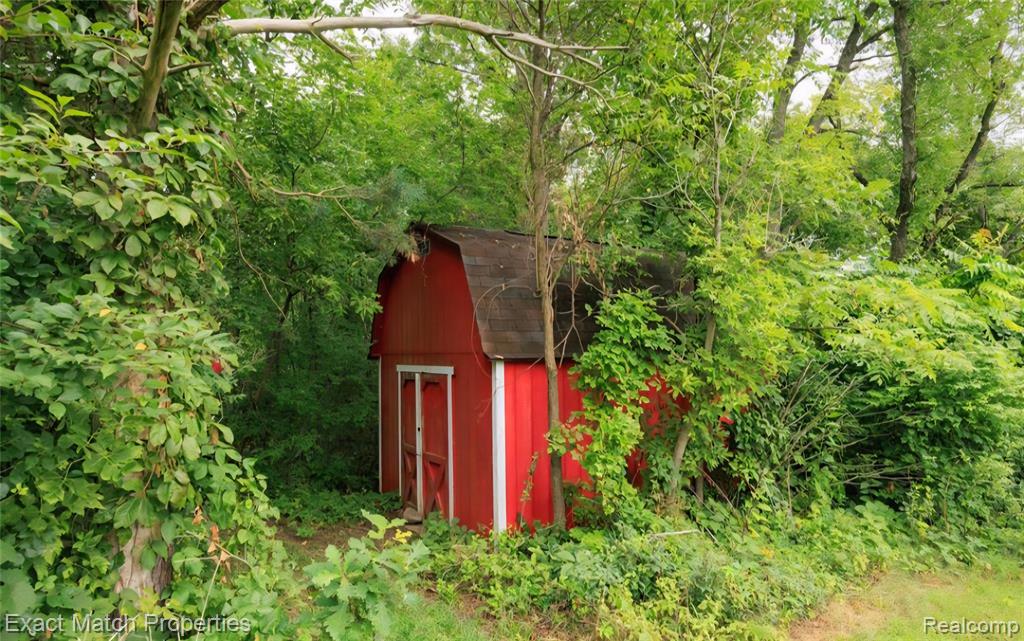 7600 Haley Road White Lake, MI 48383 - Photo 34 of 40