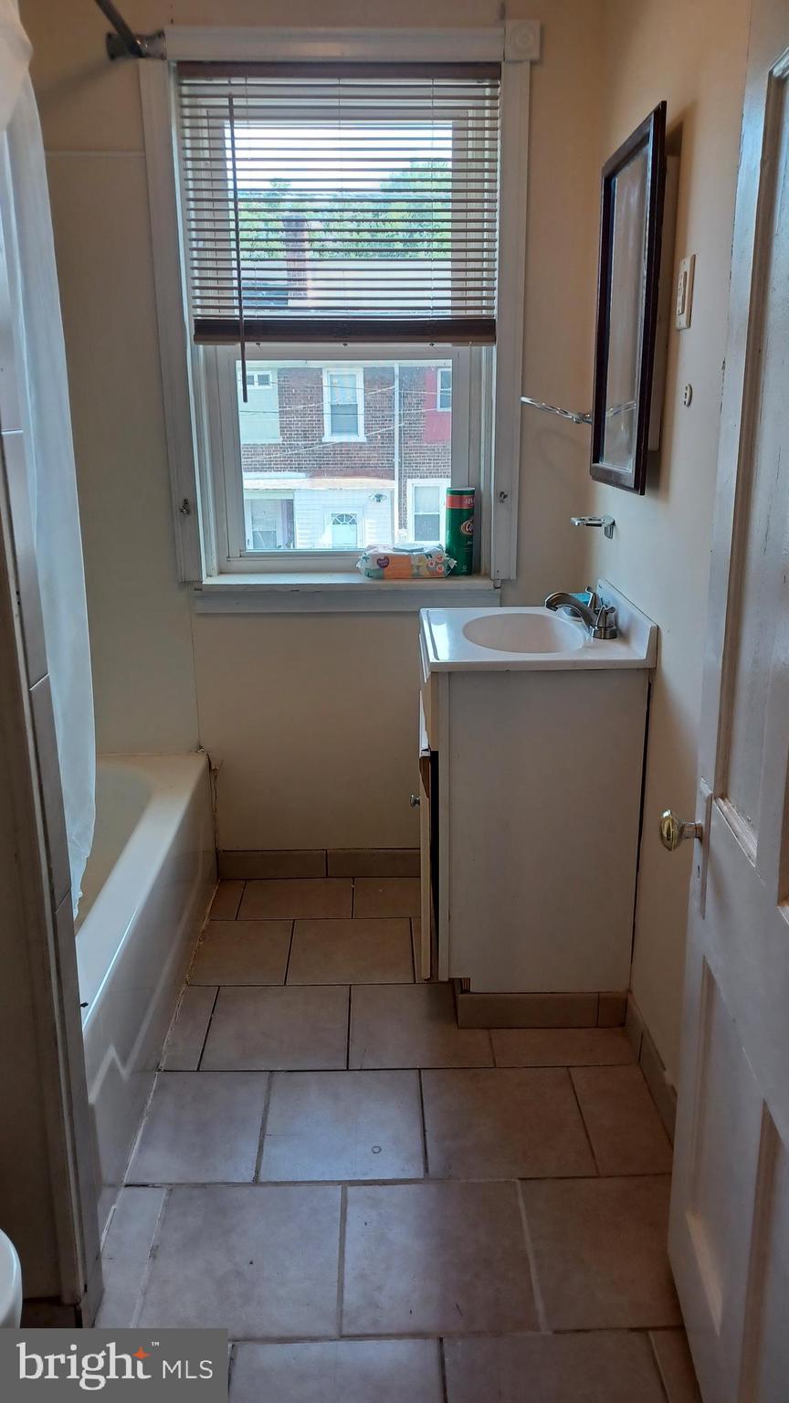 2946 Kansas Road Camden, NJ 08104 - Photo 10 of 18 Bathroom
