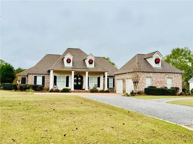 $825,000 | 917 Great Southern Drive, Abita Springs, LA 70420