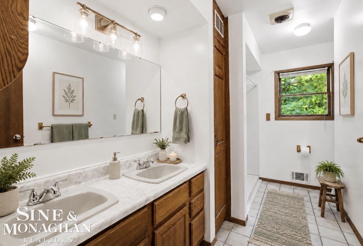 9211 Folkert Road Algonac, MI 48001 - Photo 31 of 48