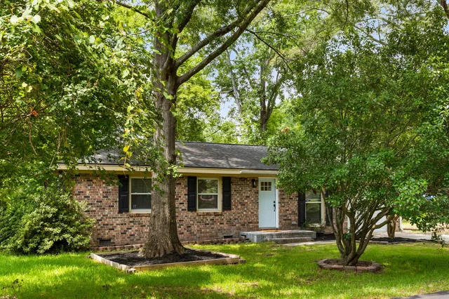 $297,500 | 400 Tammie Avenue, Goose Creek, SC 29445