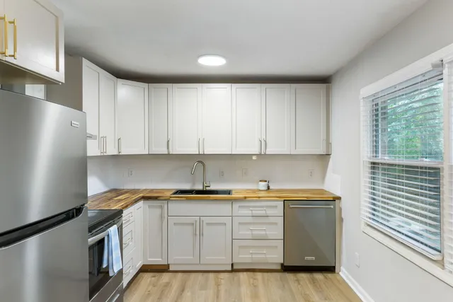 $297,500 | 400 Tammie Avenue, Goose Creek, SC 29445