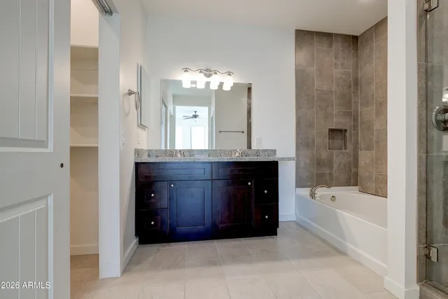 $2,699 | 16075 North 30th Street, Phoenix, AZ 85032