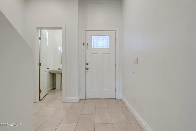 $2,699 | 16075 North 30th Street, Phoenix, AZ 85032