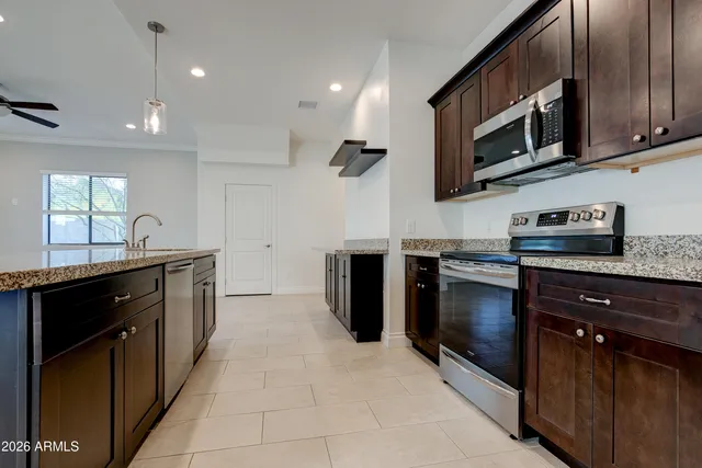 $2,699 | 16075 North 30th Street, Phoenix, AZ 85032