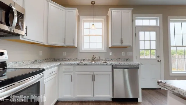 $289,000 | 313 Starky Drive, Richlands, NC 28574