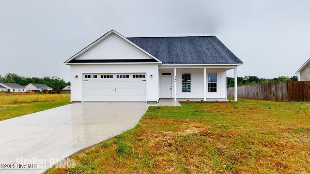 $289,000 | 313 Starky Drive, Richlands, NC 28574