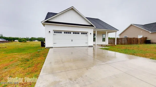 $289,000 | 313 Starky Drive, Richlands, NC 28574
