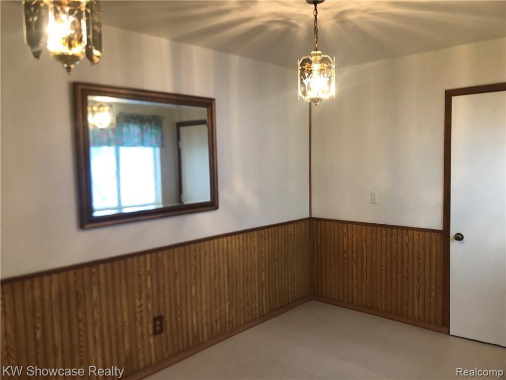 2640 Ridge Road White Lake, MI 48383 - Photo 11 of 34 4DF017D1-3C40-44FC-B5C2-7C15CB291FCD.jpeg