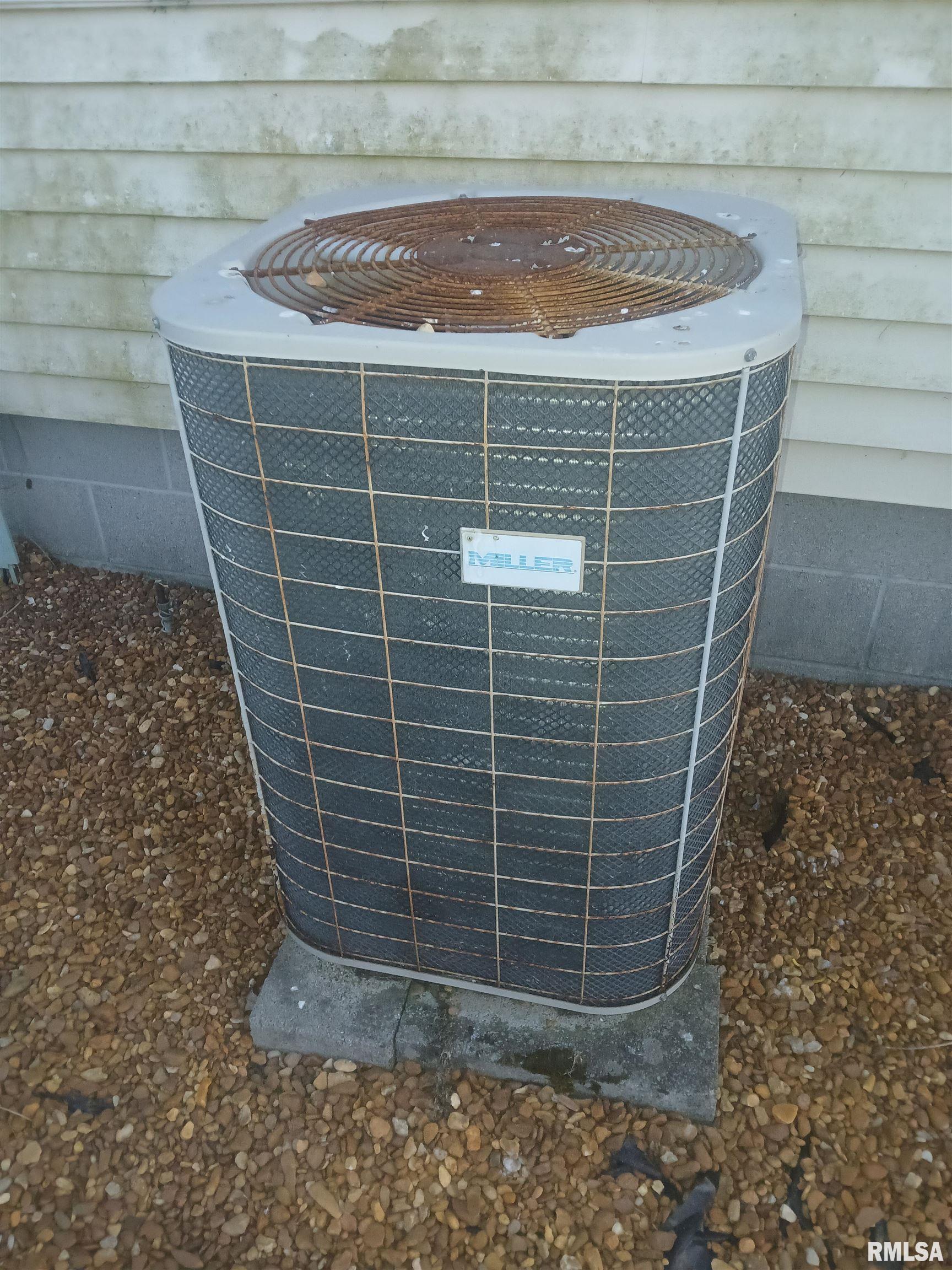 198 Briley Road Eldorado, IL 62930 - Photo 34 of 46