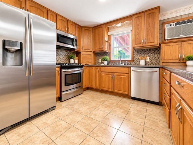 709 North Branch Parkway Springfield, MA 01119 - Photo 4 of 10 Gallery Image 4
