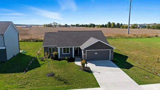 $334,900 | 1016 Bryce Circle, Ligonier, IN 46767