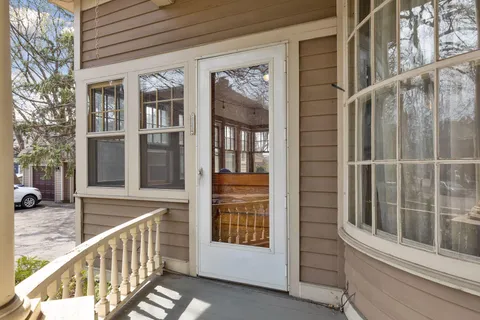 $995,000 | 197 North Kent Street, St. Paul, MN 55102